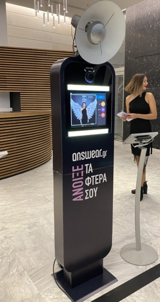 onephotobooth_brand booth black branding