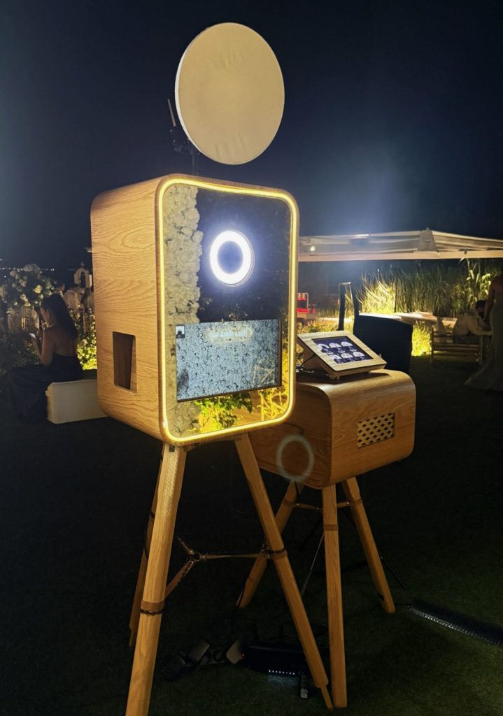 onephotobooth_wedding night set up vintage booth oak-wood