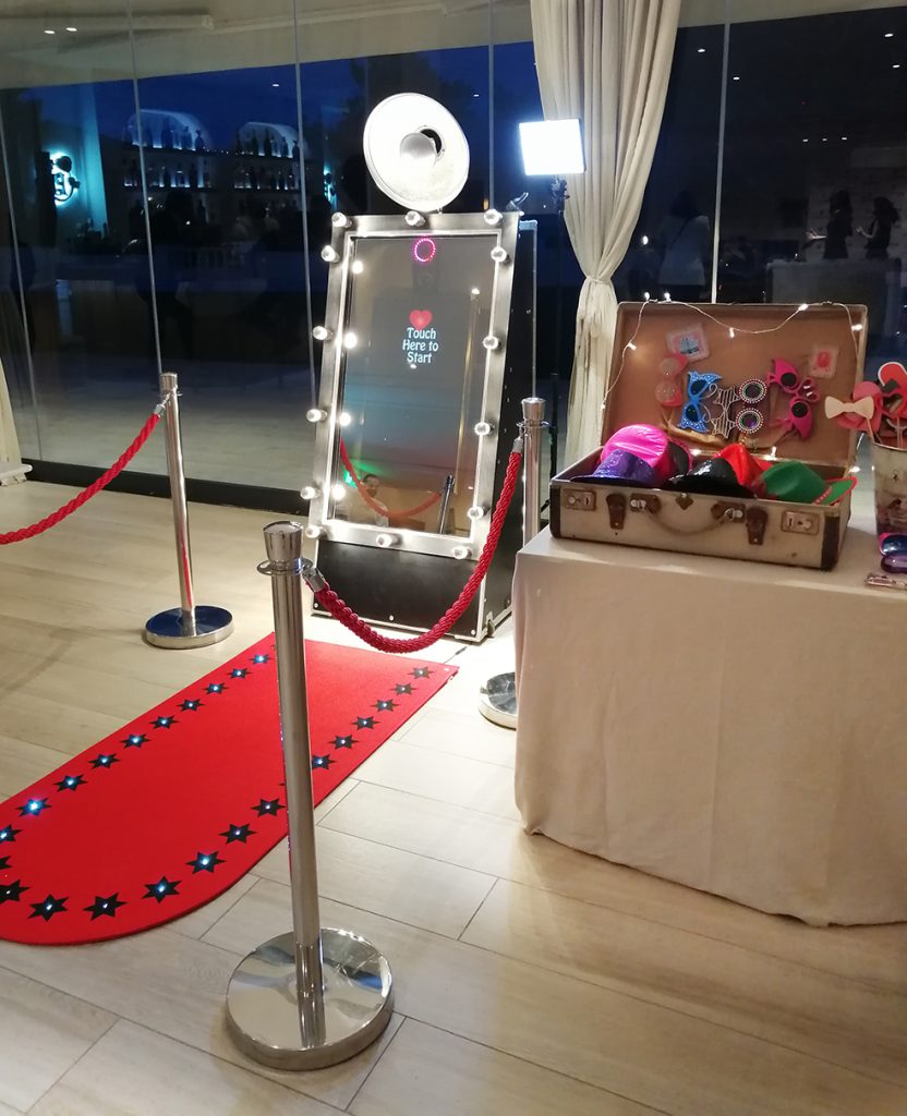 onephotobooth_classic mirror corporate