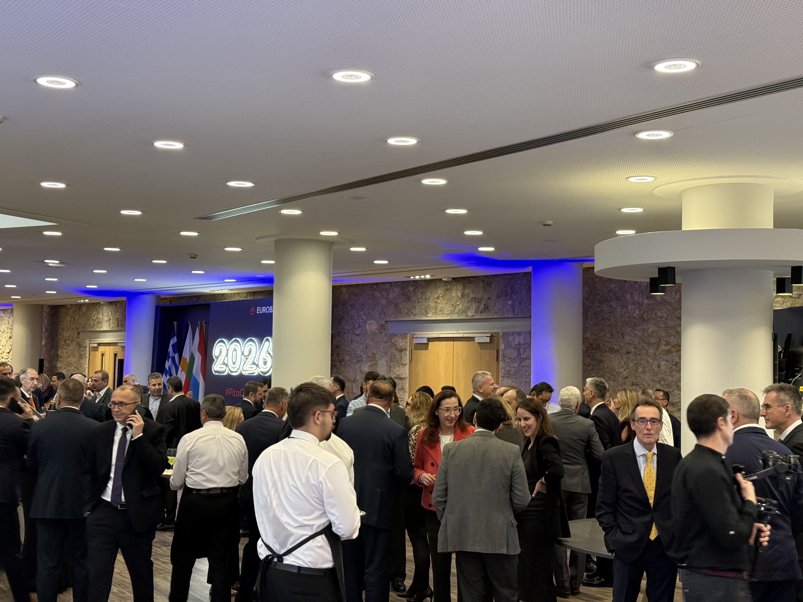 360 video booth crowd event_onephotobooth