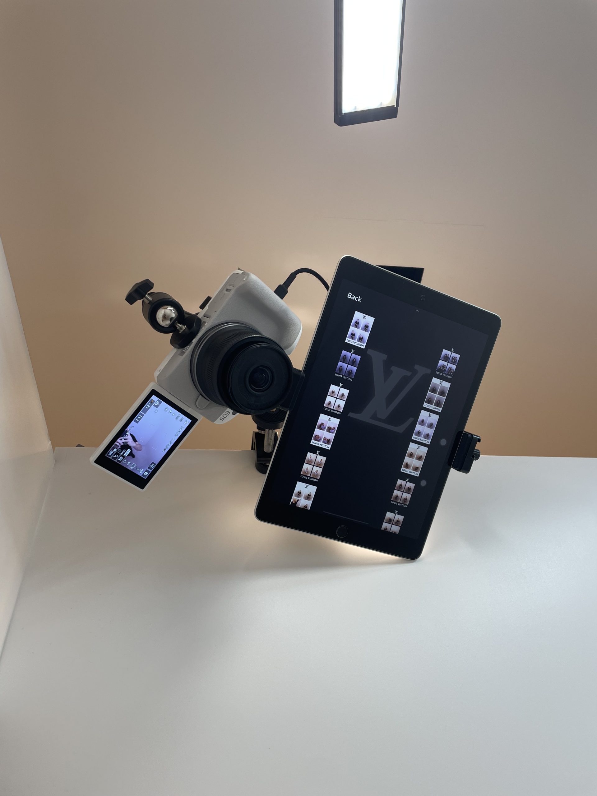 high-angle camera_onephotobooth