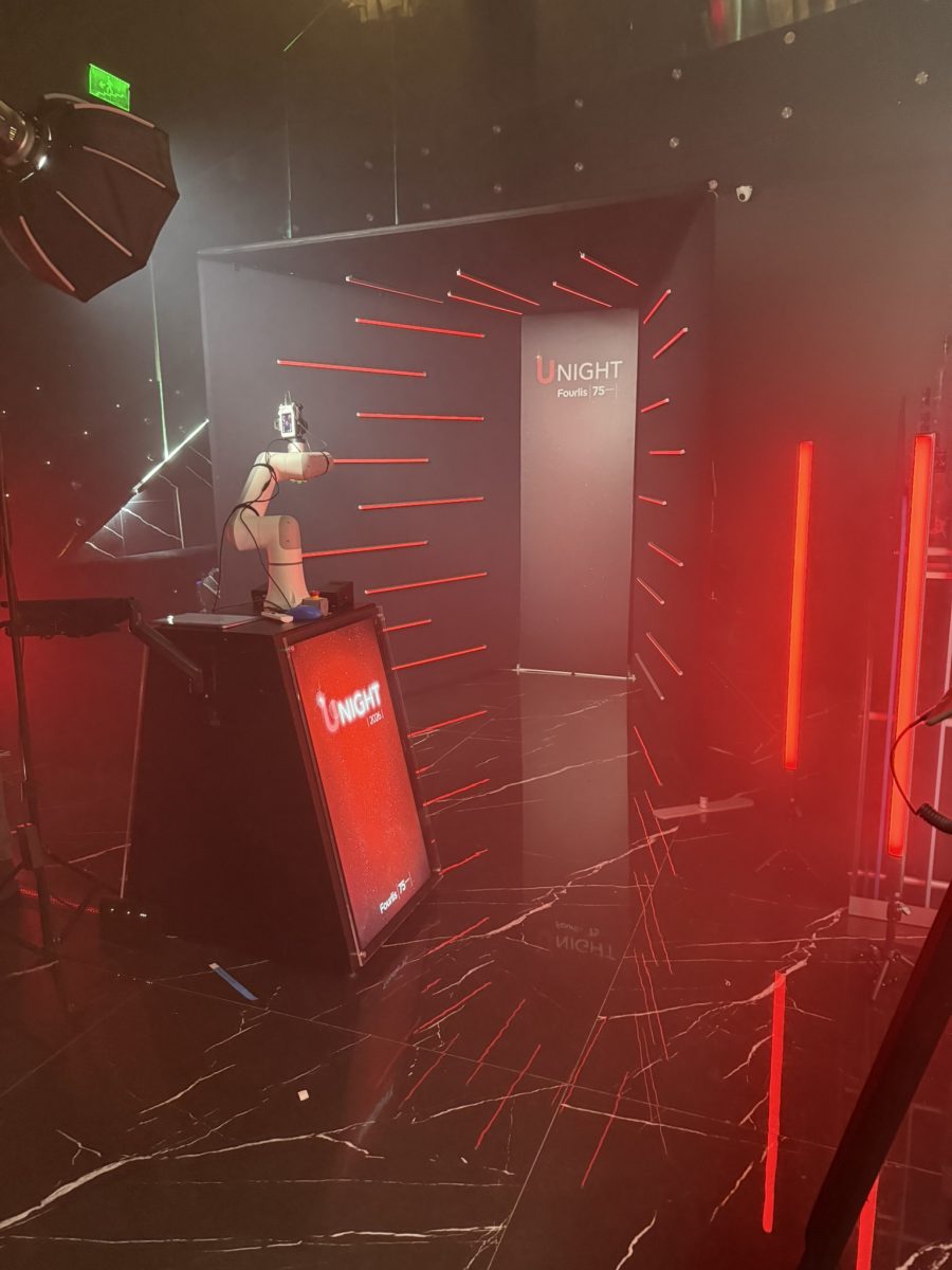 glambot led tunel set up2_onephotobooth