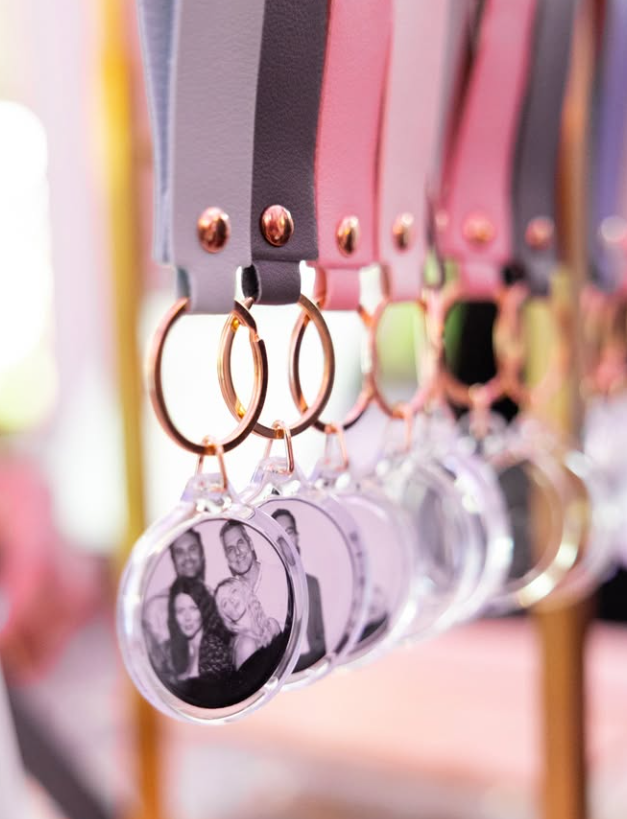 leatherette keychain round_onephotobooth