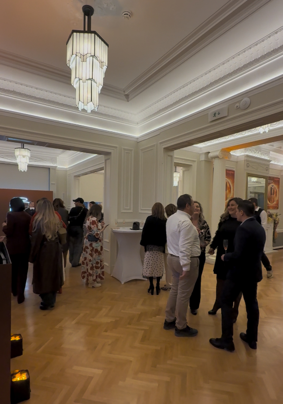 glambot clarins notos event_onephotobooth