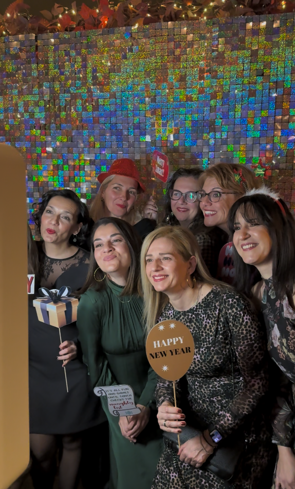 onephotobooth_modern pro group photo