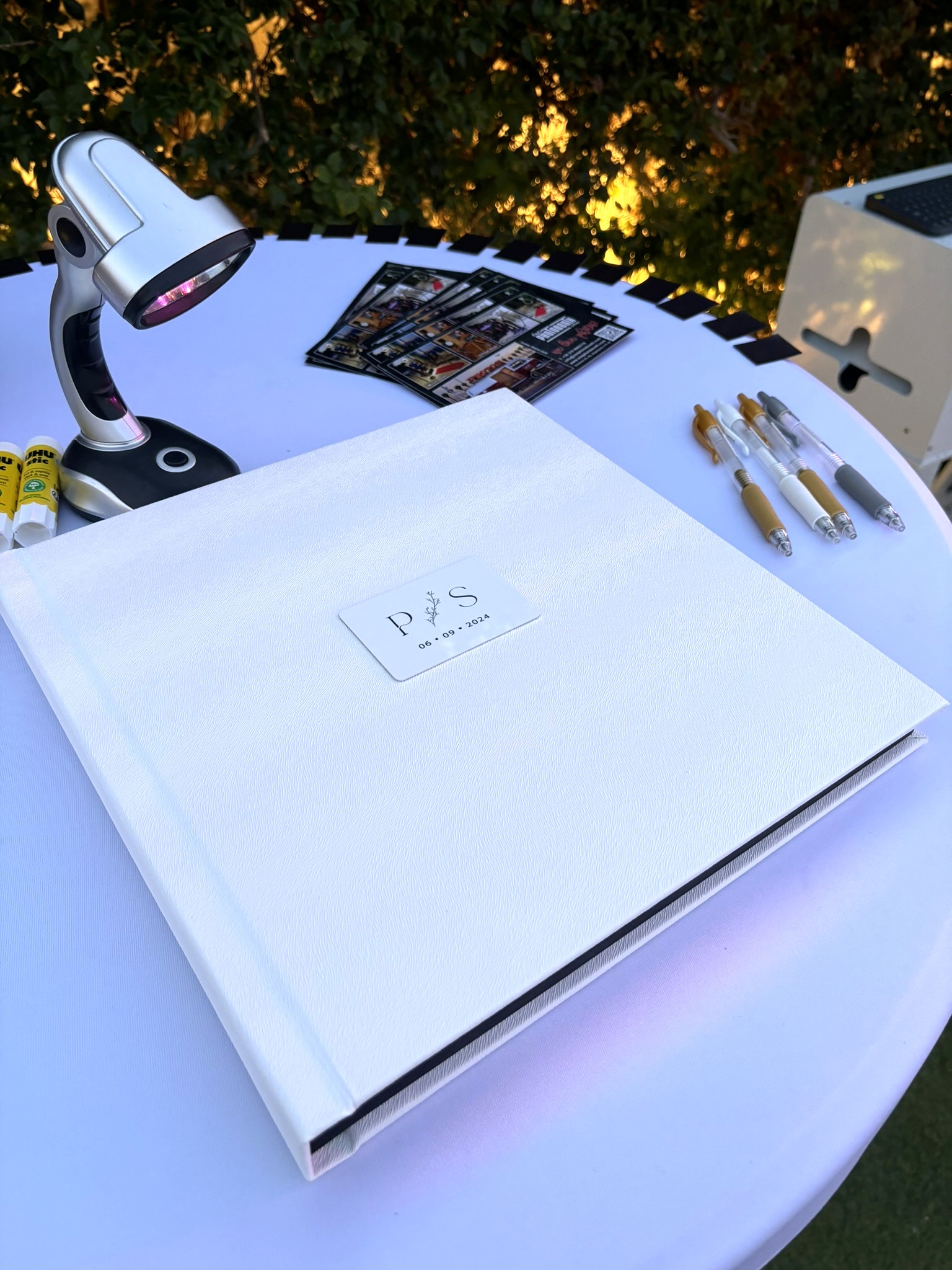 personalised album white_onephotobooth