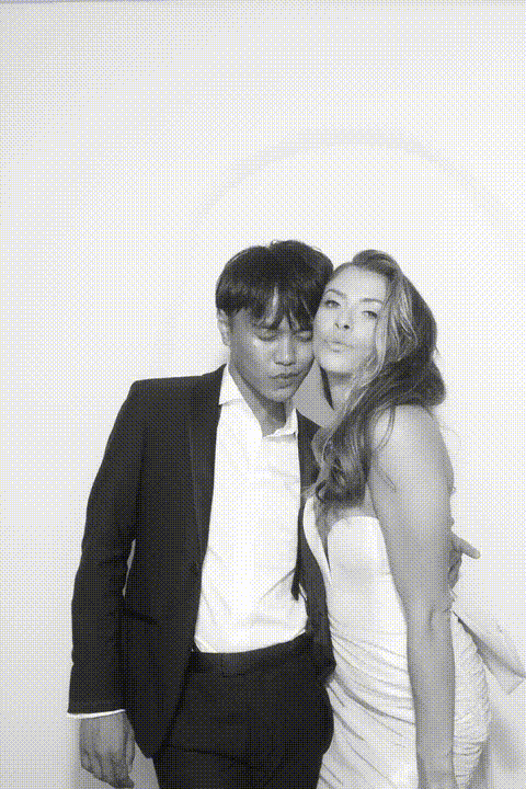 slim mirror wedding santorini GIF3_onephotobooth