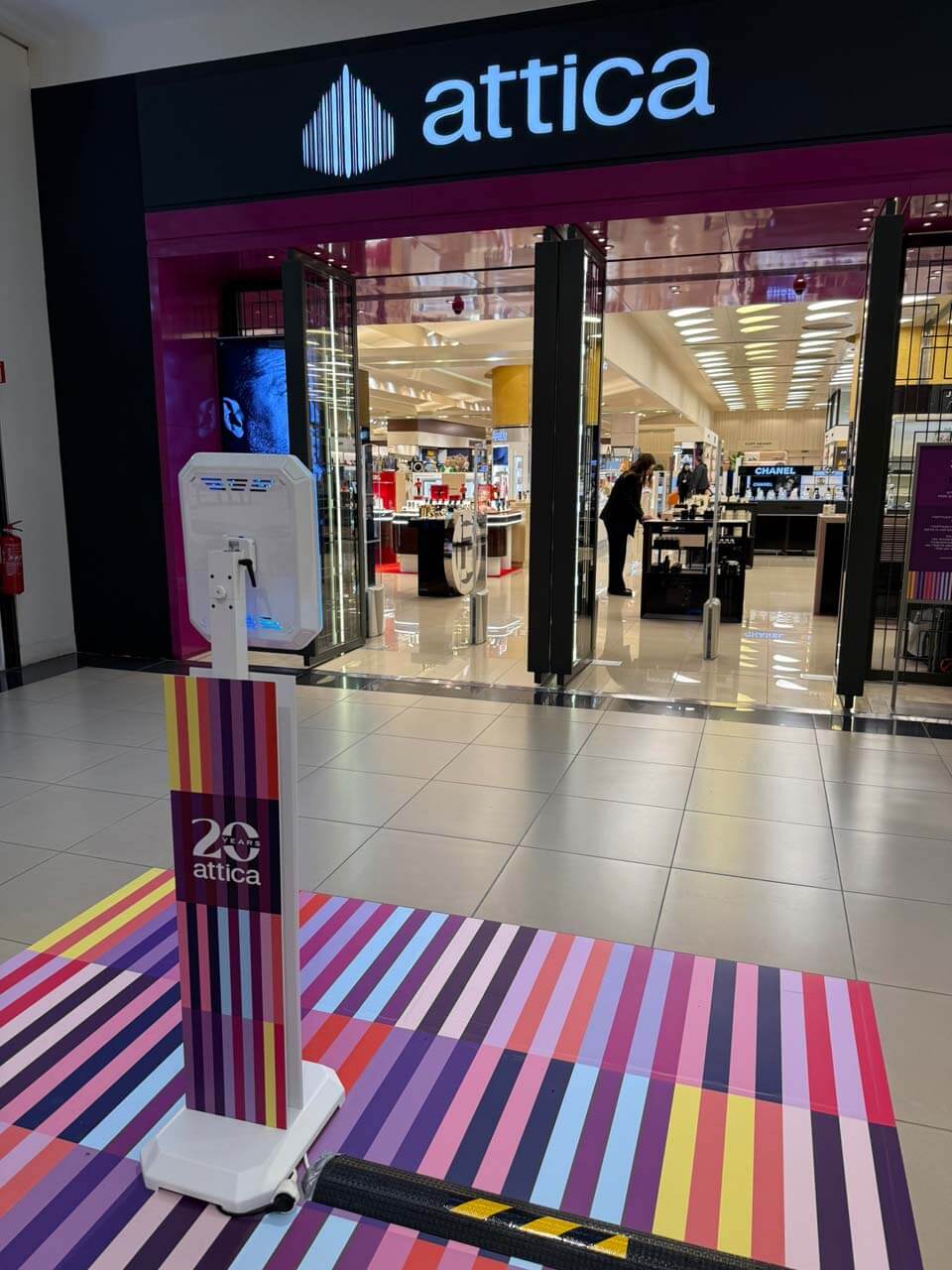 White Python pro Attica set up_onephotobooth